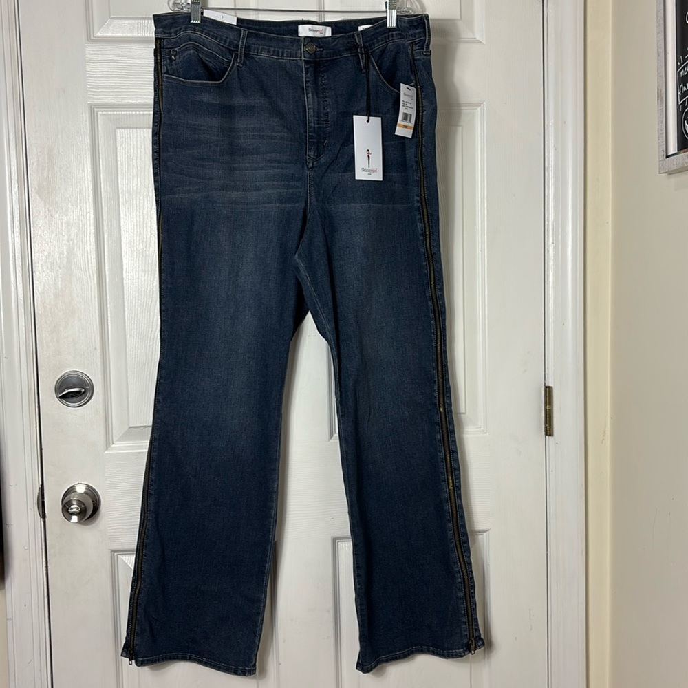 NEW SKINNY GIRL High Rise Flare Lisa Wash Jeans size 24W plus size Power Moves